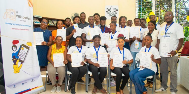 « Lire Wikipédia en Classe », une formation clé pour les enseignants haïtiens du secondaire