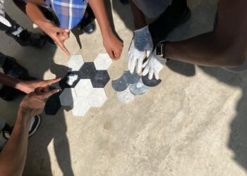 Formation au recyclage des déchets plastiques en Haïti organisée par Valplast à Bédou